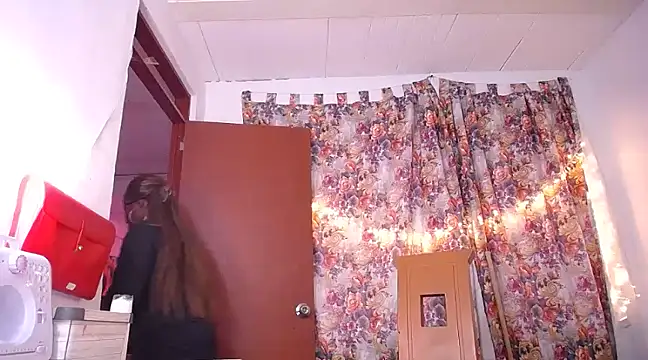 yselahot online show from 02-17-25, 04:59