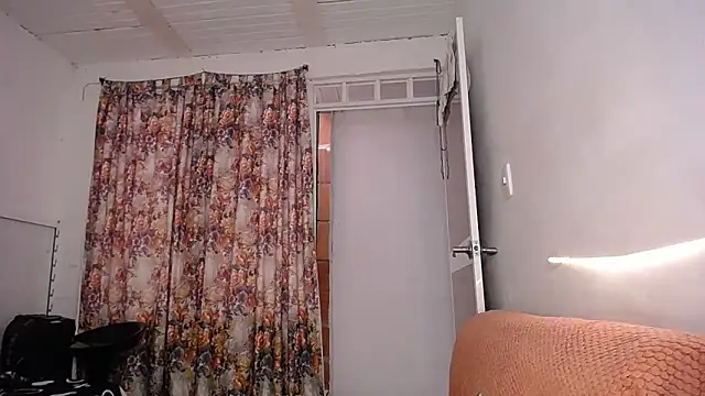 yselahot online show from 10-11-25, 04:16