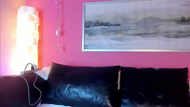 Tiffanysurez  online show from 12-02-25, 09:54