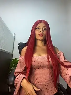 Snapshot of Tiffanysurez_ chatting on 06-30-26, 11:28 Tiffanysurez online show from 06-30-26, 11:28