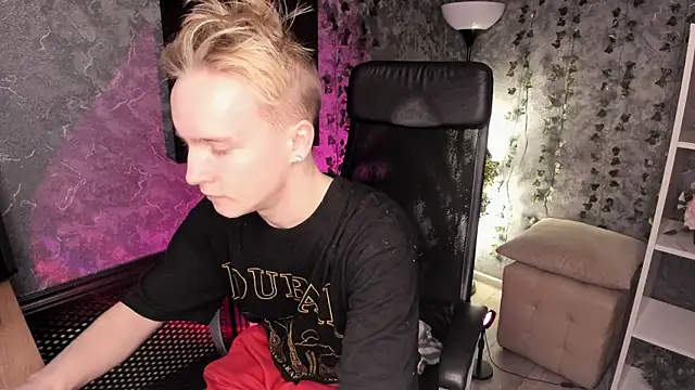 Snapshot of AlexxSweet chatting on 12-11-24, 07:42 AlexxSweet online show from 12-11-24, 07:42