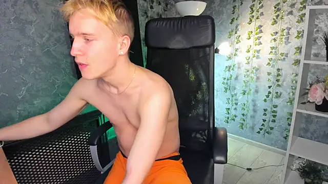 AlexxSweet online show from 12-22-24, 10:28