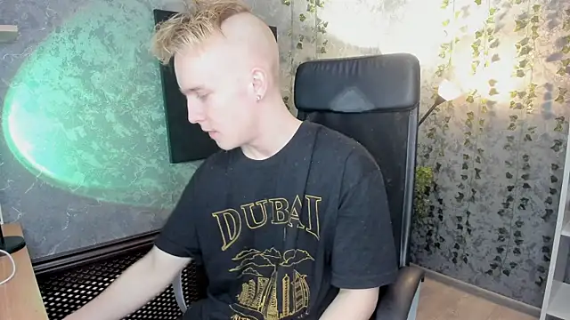 AlexxSweet online show from 01-31-25, 09:37