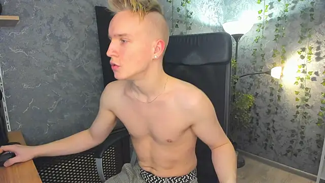 Snapshot of AlexxSweet chatting on 02-03-25, 07:29 AlexxSweet online show from 02-03-25, 07:29