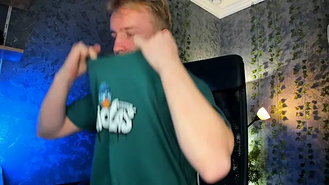 Snapshot of AlexxSweet chatting on 10-03-25, 09:17 AlexxSweet online show from 10-03-25, 09:17