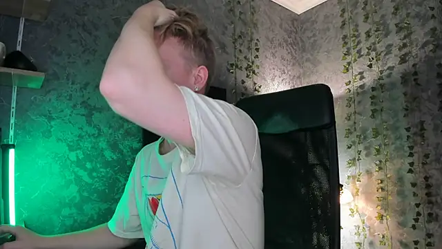 Snapshot of AlexxSweet chatting on 11-27-25, 08:38 AlexxSweet online show from 11-27-25, 08:38