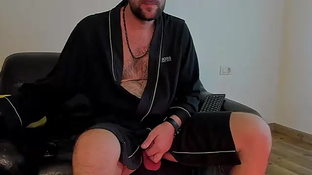 Snapshot of KingMalcom chatting on 10-13-25, 11:21 KingMalcom online show from 10-13-25, 11:21