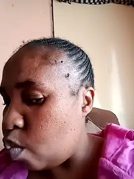 Snapshot of ZOQULUx chatting on 10-04-25, 10:02 ZOQULUx online show from 10-04-25, 10:02