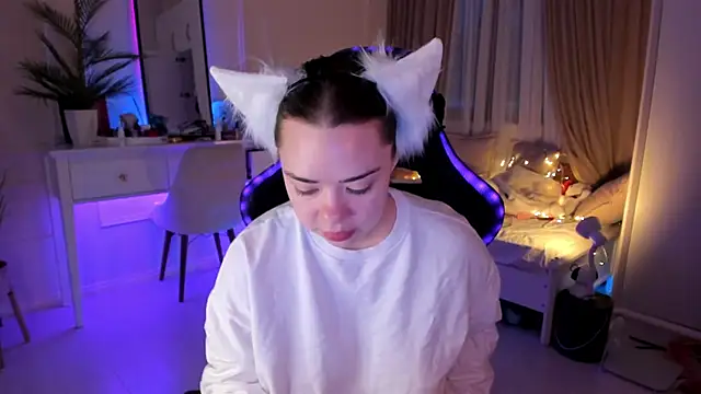 VixenMia online show from 02-22-25, 03:45