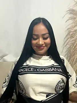 Luisa Fernandaa online show from 11-22-25, 11:37