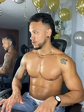 ARON TAYLER01 online show from 03-02-25, 12:43