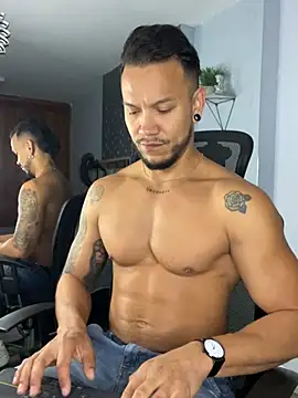 ARON TAYLER01 online show from 03-05-25, 12:33