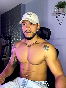 ARON TAYLER01 online show from 10-06-25, 10:23