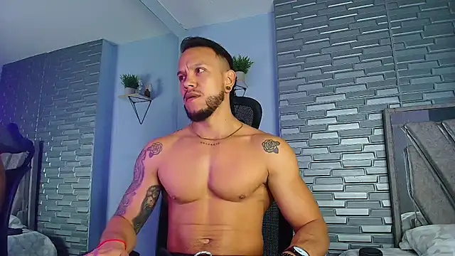 ARON TAYLER01 online show from 02-11-26, 10:31