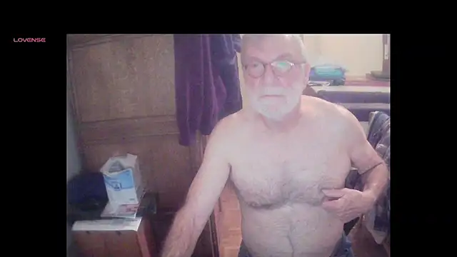 Snapshot of terrybare chatting on 01-15-26, 08:12 terrybare online show from 01-15-26, 08:12