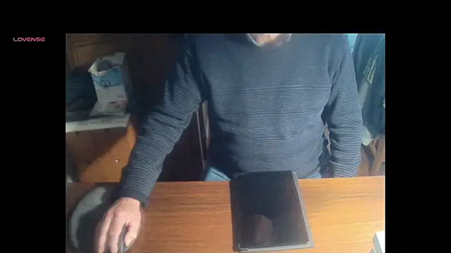 Snapshot of terrybare chatting on 01-17-26, 02:22 terrybare online show from 01-17-26, 02:22