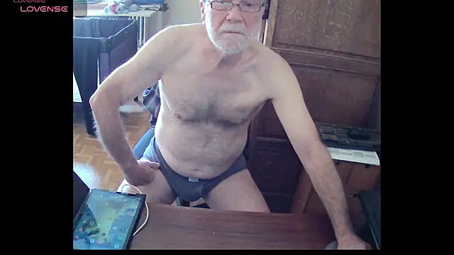 Snapshot of terrybare chatting on 03-15-26, 10:43 terrybare online show from 03-15-26, 10:43