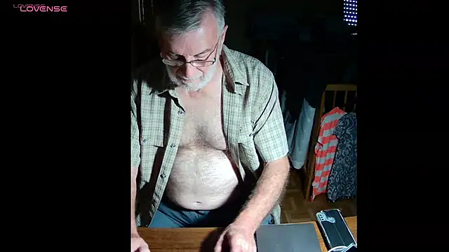 Snapshot of terrybare chatting on 07-16-26, 02:34 terrybare online show from 07-16-26, 02:34
