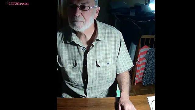 Snapshot of terrybare chatting on 07-17-26, 12:23 terrybare online show from 07-17-26, 12:23