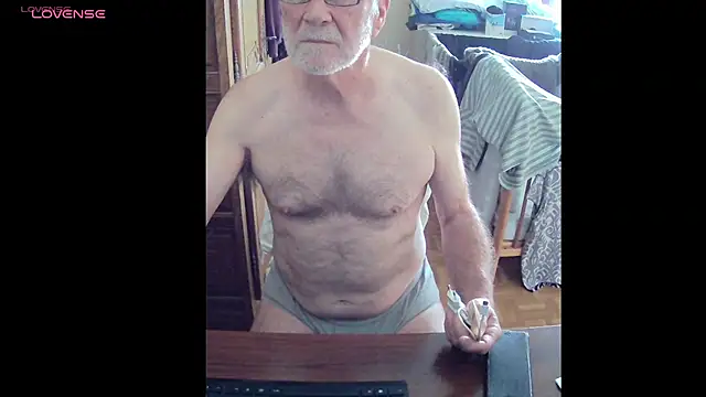 Snapshot of terrybare chatting on 07-24-26, 12:14 terrybare online show from 07-24-26, 12:14