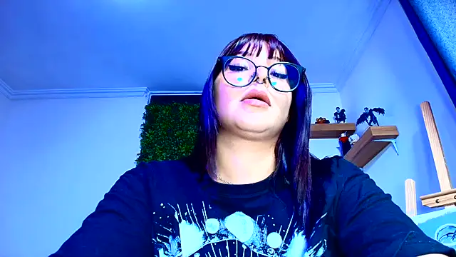 Snapshot of SweetIsabella_x chatting on 06-23-26, 04:21 SweetIsabella x online show from 06-23-26, 04:21