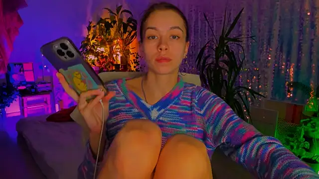 poli   online show from 09-28-25, 06:02