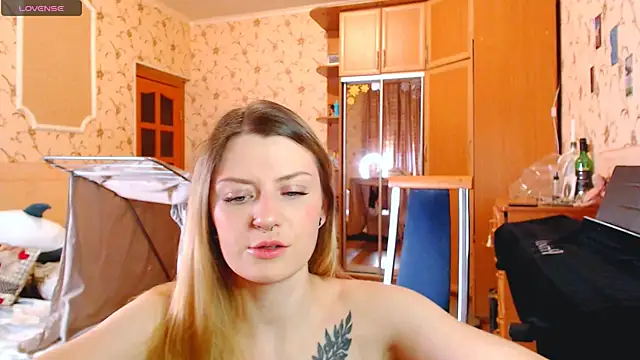 Snapshot of MarySweetness chatting on 01-15-26, 08:30 MarySweetness online show from 01-15-26, 08:30