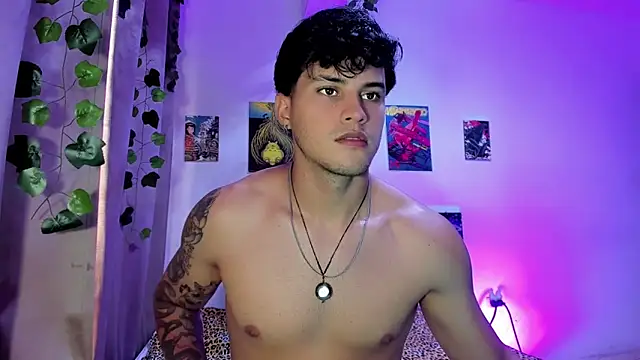 Snapshot of Nekoboy01 chatting on 12-13-24, 08:47 Nekoboy01 online show from 12-13-24, 08:47