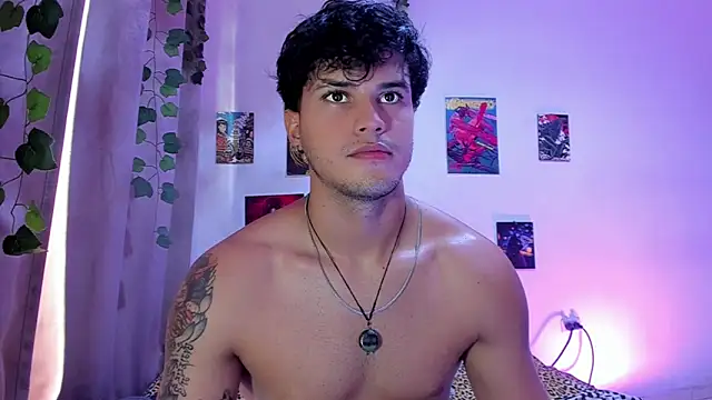 Snapshot of Nekoboy01 chatting on 12-15-24, 07:31 Nekoboy01 online show from 12-15-24, 07:31