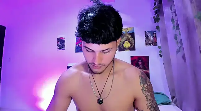 Snapshot of Nekoboy01 chatting on 12-29-24, 12:30 Nekoboy01 online show from 12-29-24, 12:30