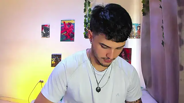 Snapshot of Nekoboy01 chatting on 01-15-25, 08:05 Nekoboy01 online show from 01-15-25, 08:05