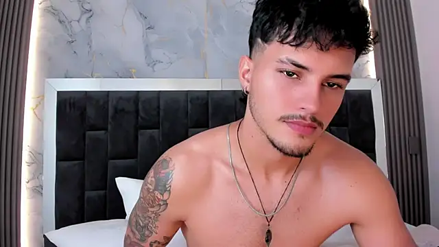 Snapshot of Nekoboy01 chatting on 02-06-25, 10:21 Nekoboy01 online show from 02-06-25, 10:21