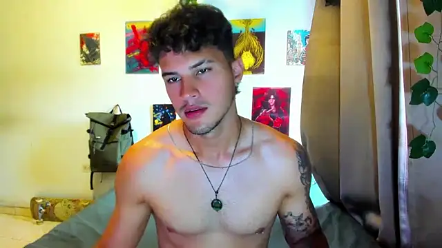 Snapshot of Nekoboy01 chatting on 10-06-25, 06:27 Nekoboy01 online show from 10-06-25, 06:27