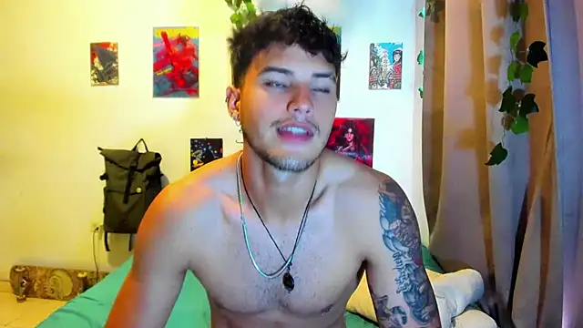 Snapshot of Nekoboy01 chatting on 10-10-25, 06:40 Nekoboy01 online show from 10-10-25, 06:40