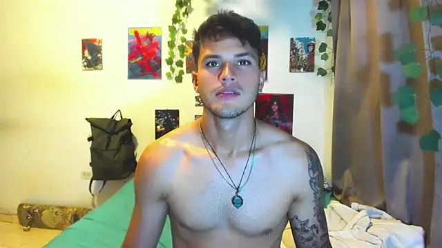 Snapshot of Nekoboy01 chatting on 10-20-25, 10:10 Nekoboy01 online show from 10-20-25, 10:10