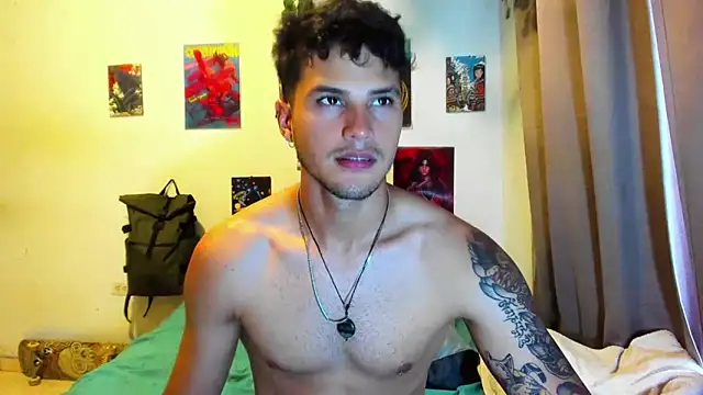 Snapshot of Nekoboy01 chatting on 10-21-25, 10:10 Nekoboy01 online show from 10-21-25, 10:10