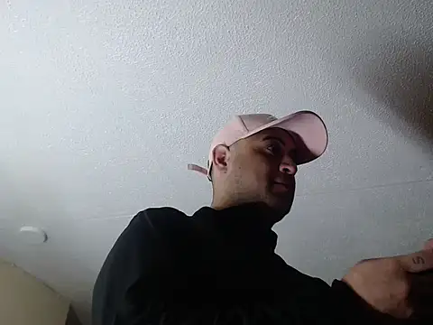 Snapshot of alphaswitchard chatting on 10-03-25, 10:18 alphaswitchard online show from 10-03-25, 10:18