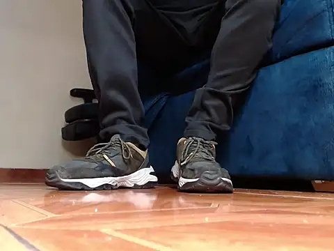 Snapshot of alphaswitchard chatting on 02-15-26, 11:12 alphaswitchard online show from 02-15-26, 11:12