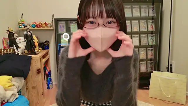 Snapshot of HIKARI_x0 chatting on 10-28-25, 02:20 HIKARI x0 online show from 10-28-25, 02:20