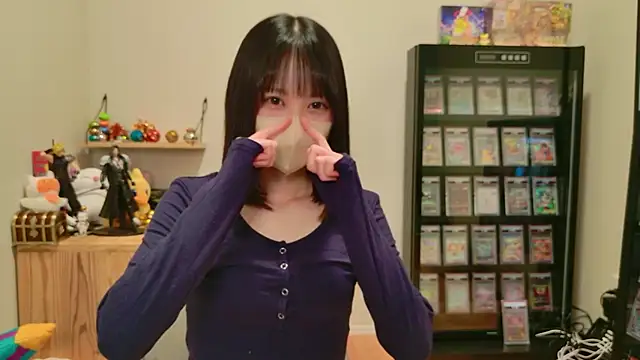 Snapshot of HIKARI_x0 chatting on 11-25-25, 02:17 HIKARI x0 online show from 11-25-25, 02:17