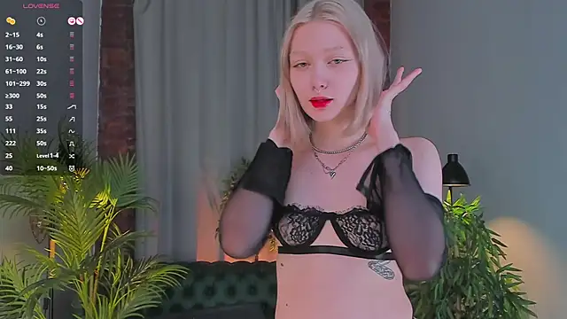 Snapshot of _Rude_Girl_ chatting on 01-17-25, 06:33 Rude Girl online show from 01-17-25, 06:33