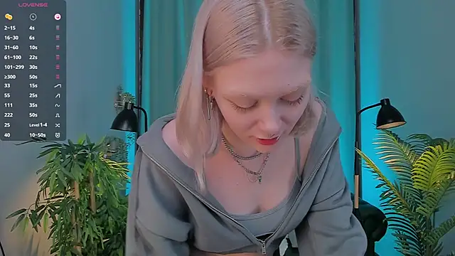 Snapshot of _Rude_Girl_ chatting on 02-16-25, 05:37 Rude Girl online show from 02-16-25, 05:37