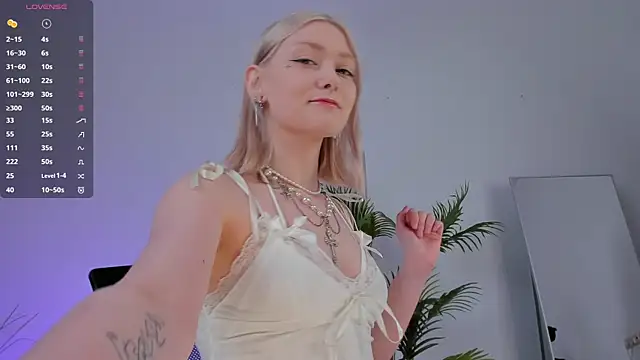 Snapshot of _Rude_Girl_ chatting on 03-21-25, 02:51 Rude Girl online show from 03-21-25, 02:51