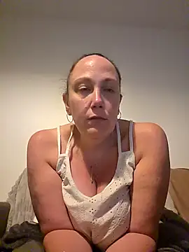 Wisie Cutie online show from 04-02-26, 10:07