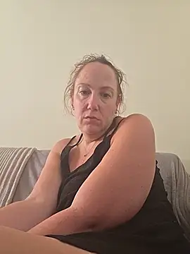 Wisie Cutie online show from 05-21-26, 03:41