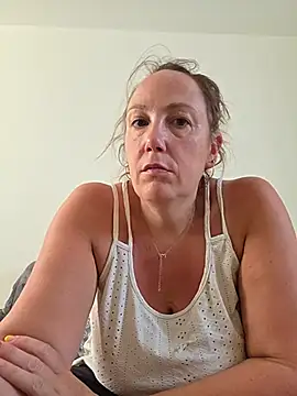 Wisie Cutie online show from 06-24-26, 04:28