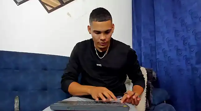 Snapshot of rick03_leto chatting on 03-20-25, 07:03 rick03 leto online show from 03-20-25, 07:03