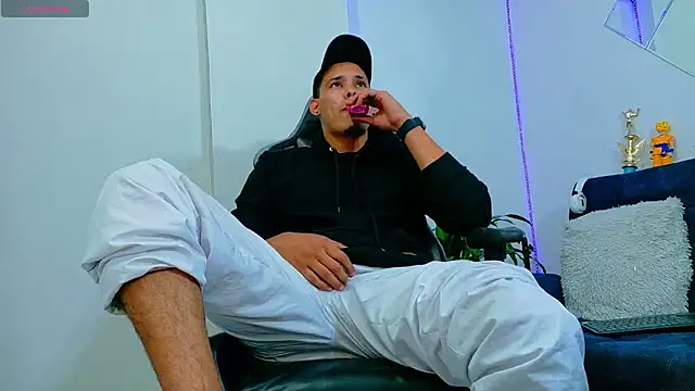 Snapshot of rick03_leto chatting on 12-20-25, 11:56 rick03 leto online show from 12-20-25, 11:56