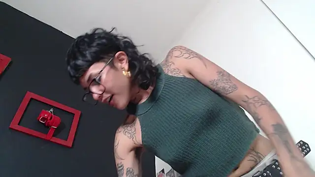 Snapshot of trinitty chatting on 02-10-25, 02:16 trinitty online show from 02-10-25, 02:16