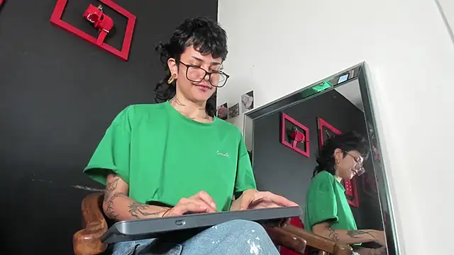 Snapshot of trinitty chatting on 03-10-25, 05:07 trinitty online show from 03-10-25, 05:07